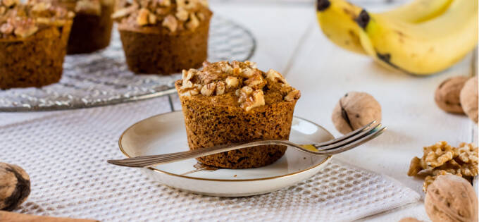 Banana and walnut muffins