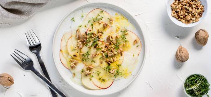 Kohlrabi and apple carpaccio